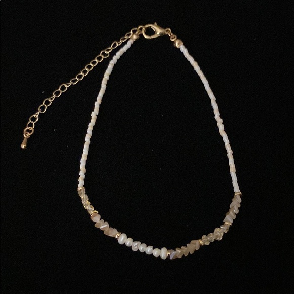 Elegant Gold and White Beaded Anklet - Picture 1 of 2